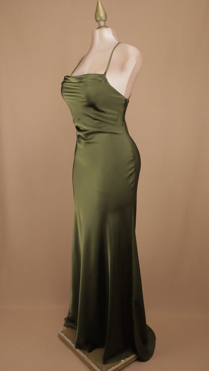 Vestido largo satinado con agujetas en la espalda