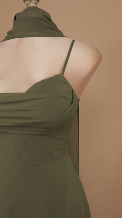 Vestido maxi de gala con escote drapeado, abertura y fular a juego