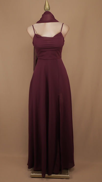 Vestido maxi de gala con escote drapeado, abertura y fular a juego