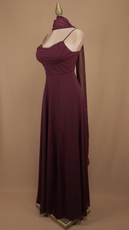 Vestido maxi de gala con escote drapeado, abertura y fular a juego