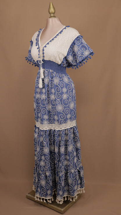 Vestido largo casual con bordado