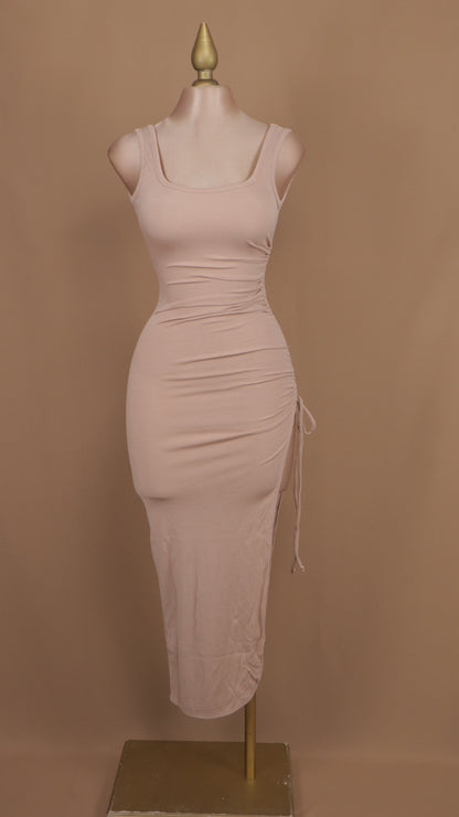 Vestido midi con plisado en pierna