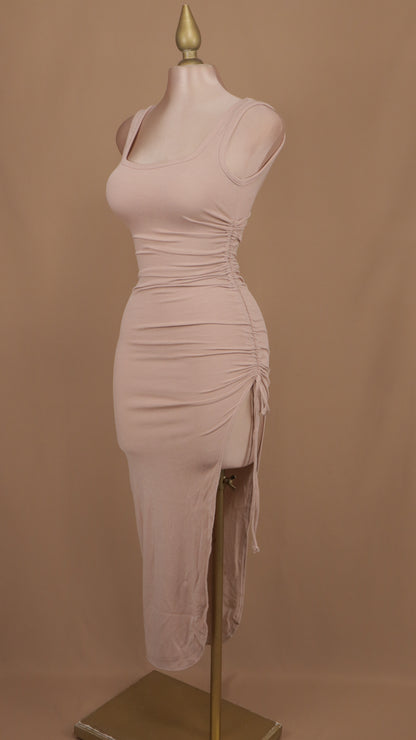 Vestido midi con plisado en pierna