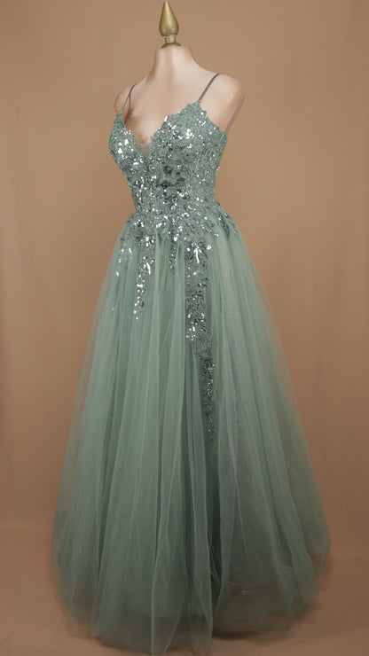 Vestido largo de tull corte princesa con aplicación
