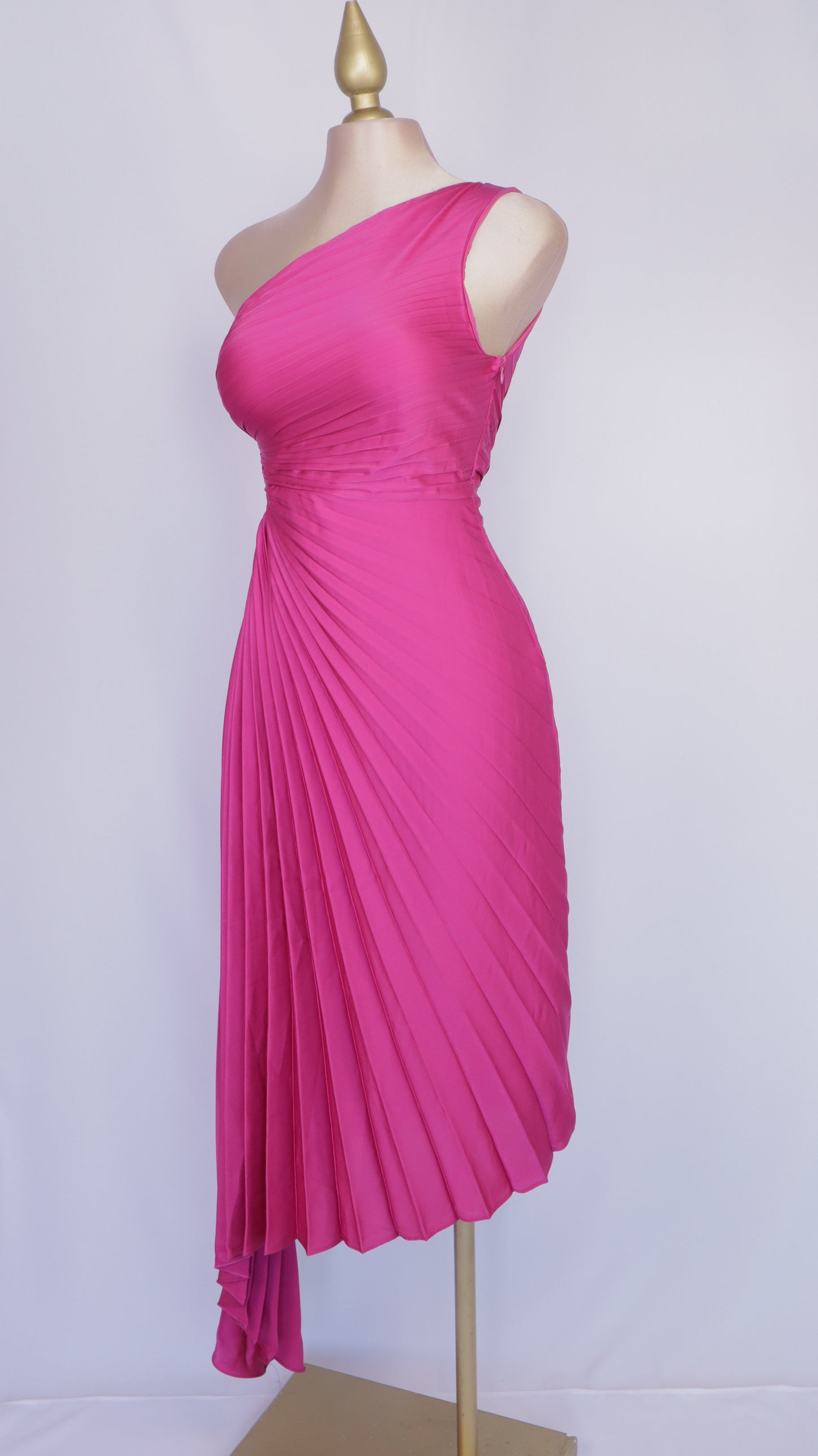 VESTIDO MAXI ASIMETRICO OJAL