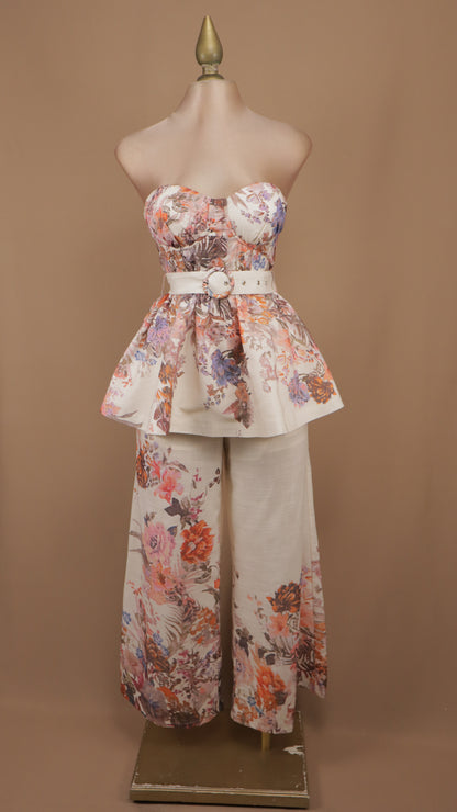 Conjunto floral de dos piezas con bustier peplum y cinturón