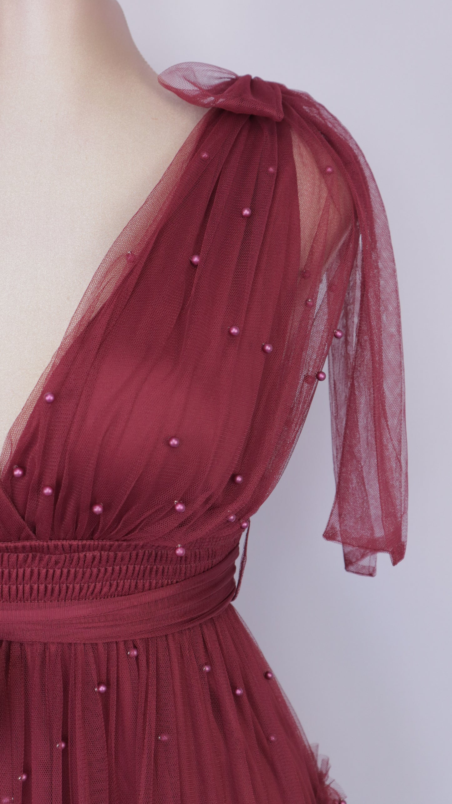 Vestido largo de tul con perlas