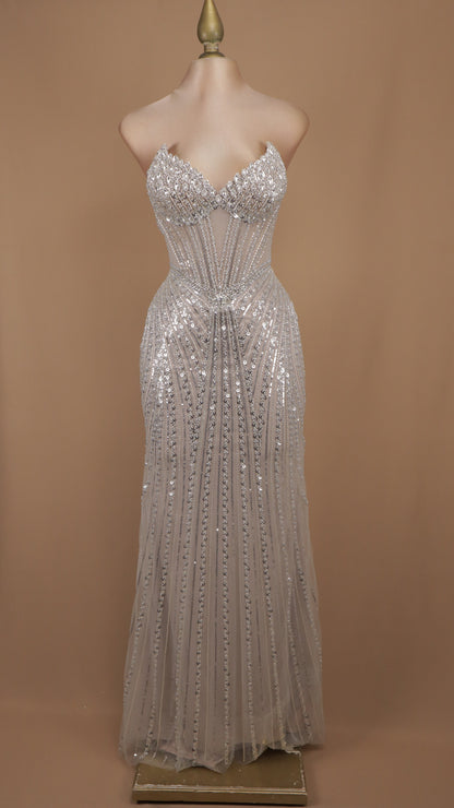 Vestido largo con pedrería y corset