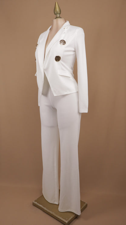 Conjunto sastre elegante de dos piezas: Blazer entallado con doble botonadura dorada y pantalón de pierna ancha