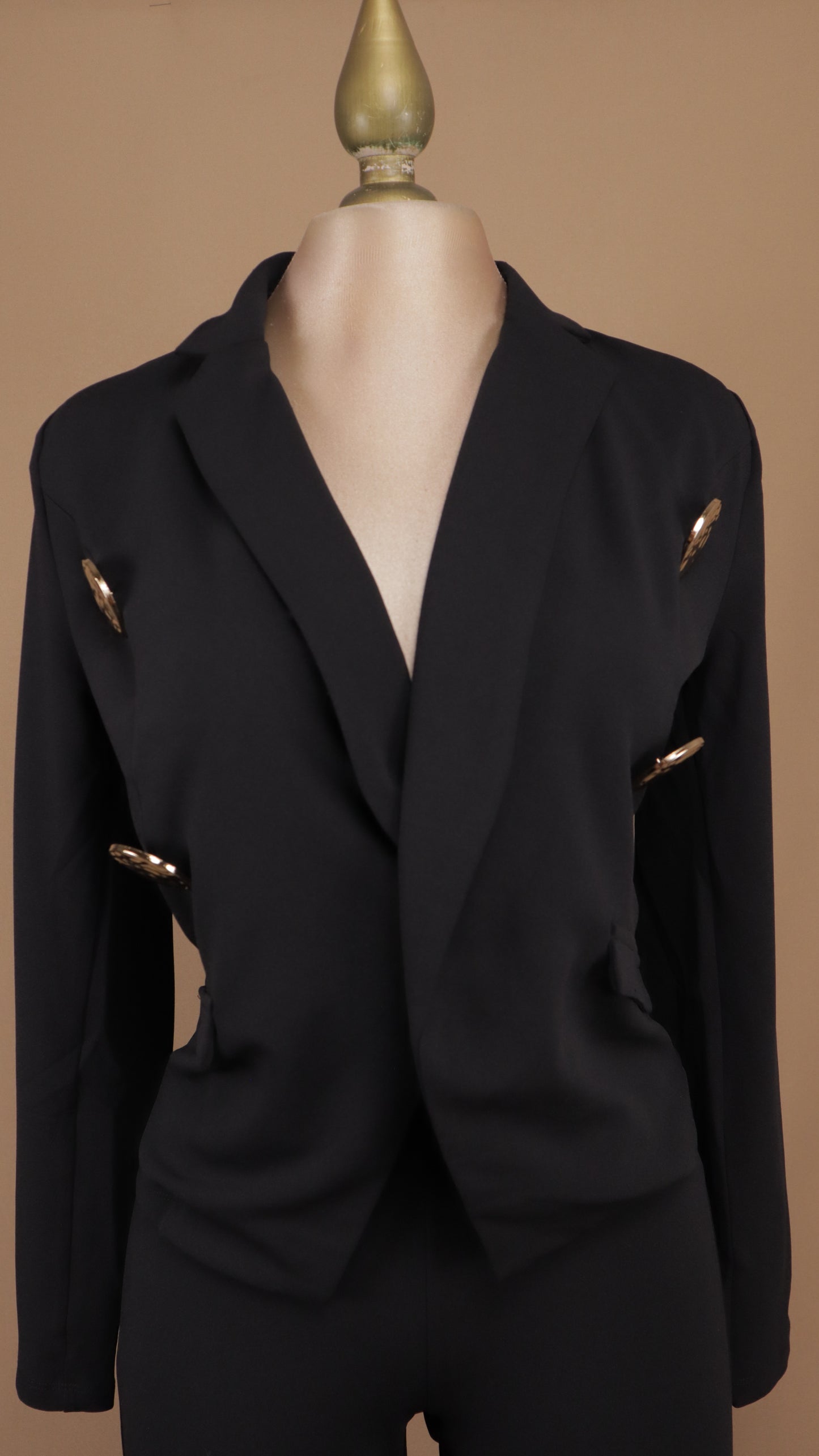 Conjunto sastre elegante de dos piezas: Blazer entallado con doble botonadura dorada y pantalón de pierna ancha