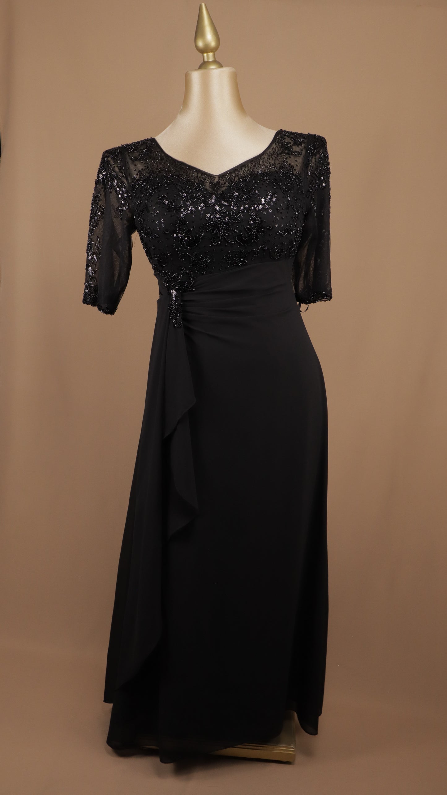 Vestido largo plus size con manga y aplicación