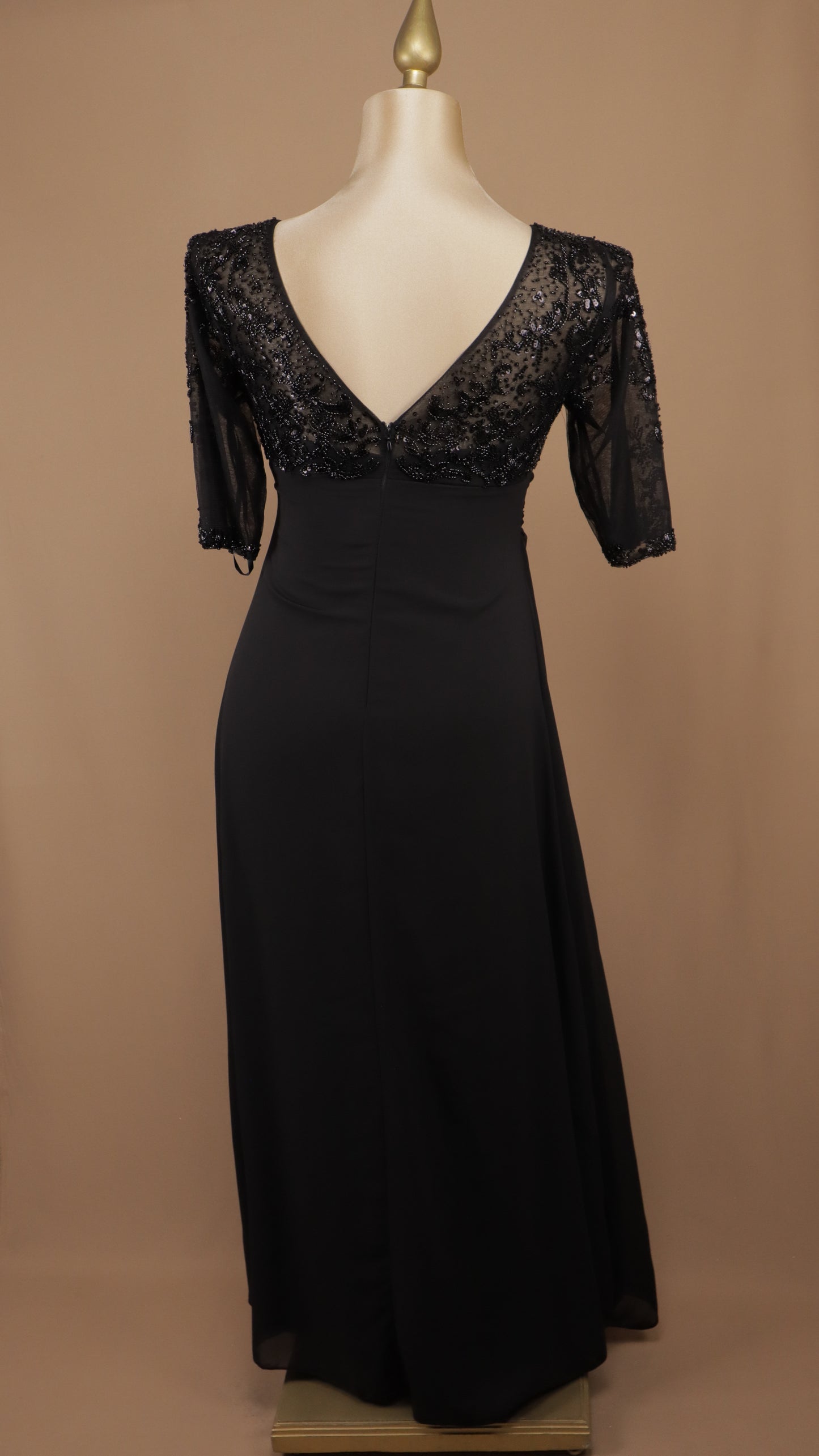 Vestido largo plus size con manga y aplicación