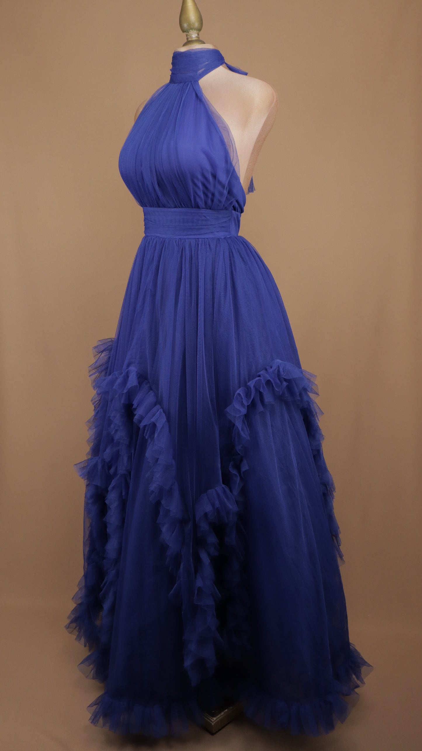 Vestido largo cuello halter de tull