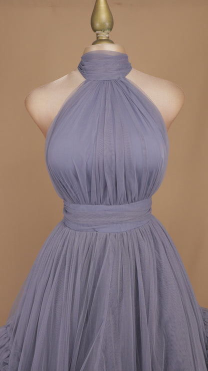 Vestido largo de tul con cuello halter