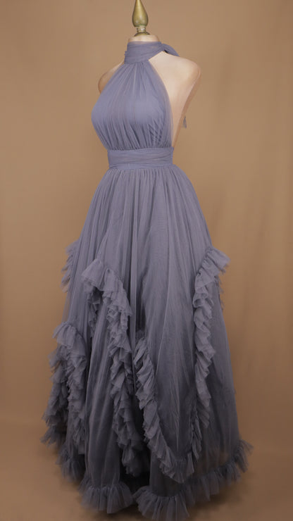 Vestido largo de tul con cuello halter