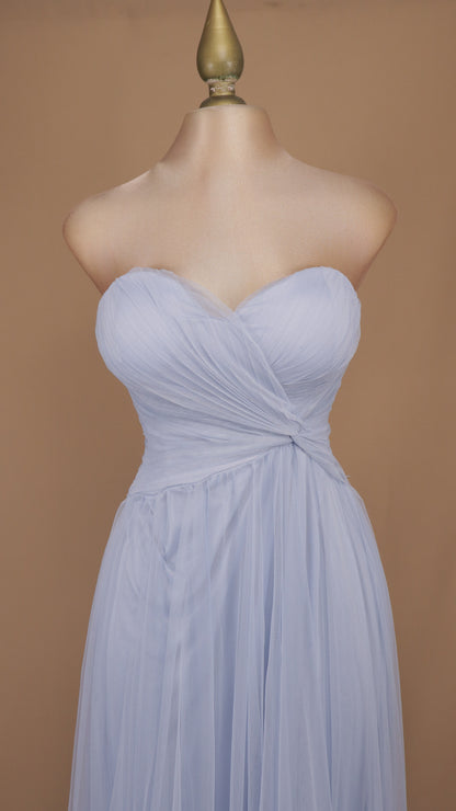 Vestido de gala largo en tul con escote corazón y flores 3D