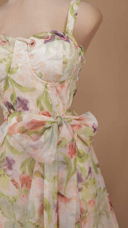 Vestido midi tipo bustier con estampado floral acuarela y lazo a la cintura