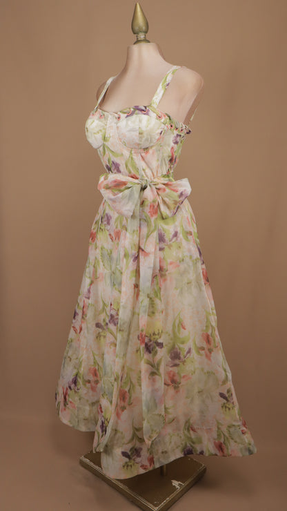 Vestido midi tipo bustier con estampado floral acuarela y lazo a la cintura