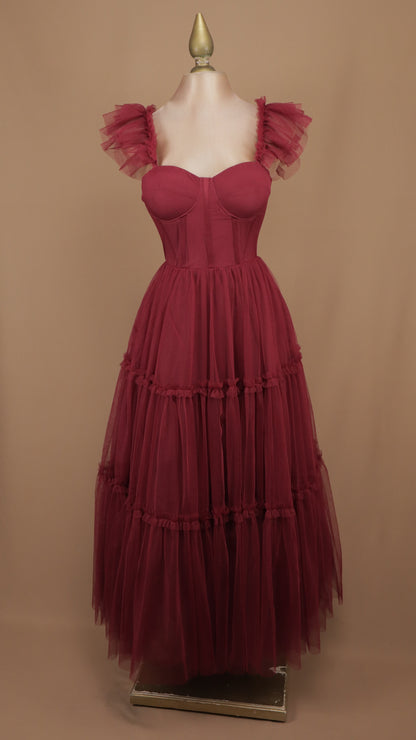 Vestido midi de tul con copa