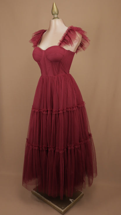 Vestido midi de tul con copa