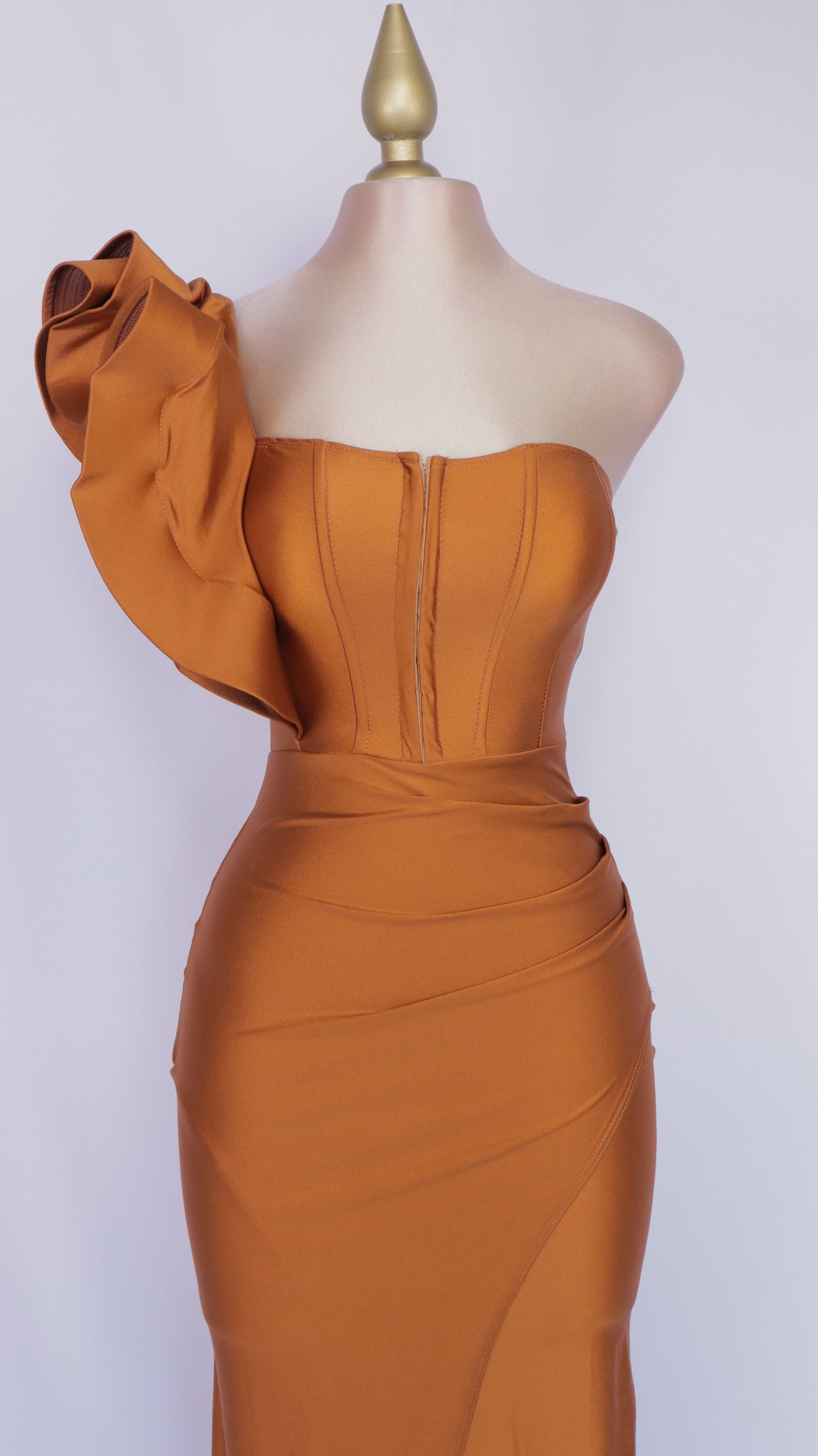 Vestido largo con escarola