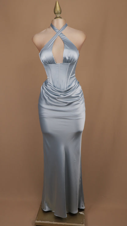 Vestido de gala satinado con top corsetero y cuello halter cruzado