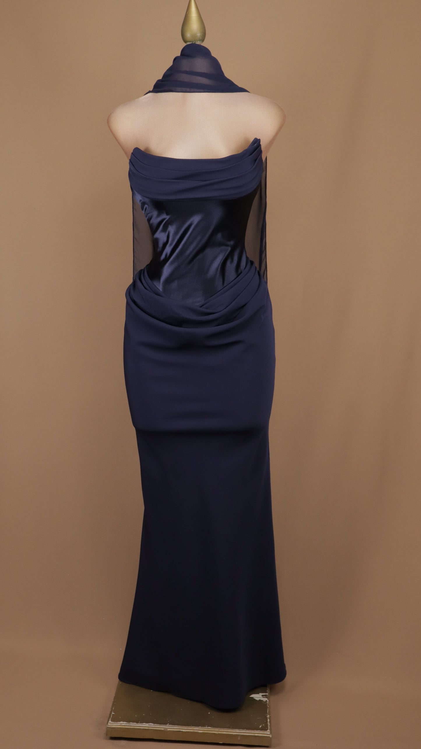 Vestido largo estraple con pashmina