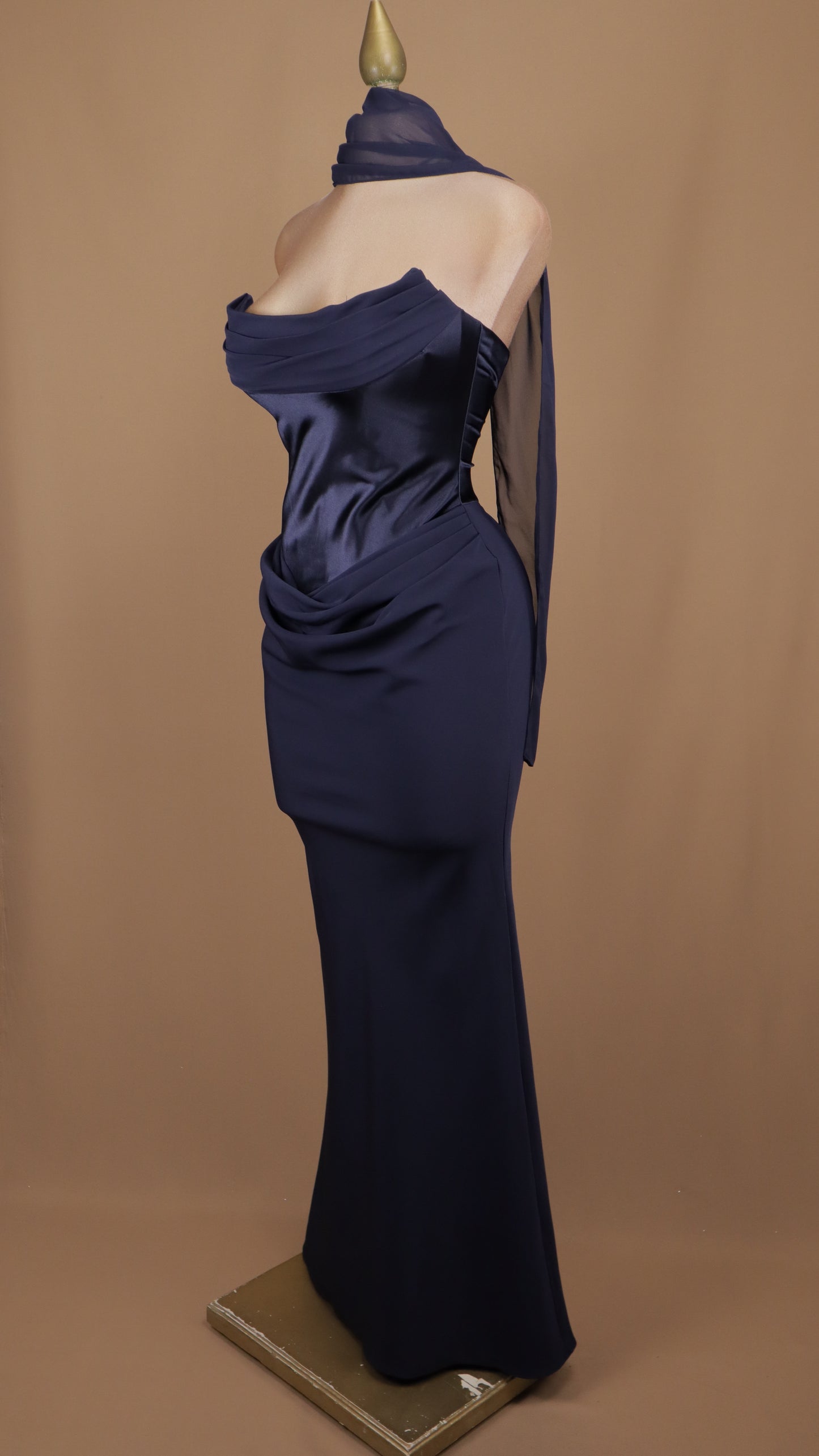 Vestido largo estraple con pashmina