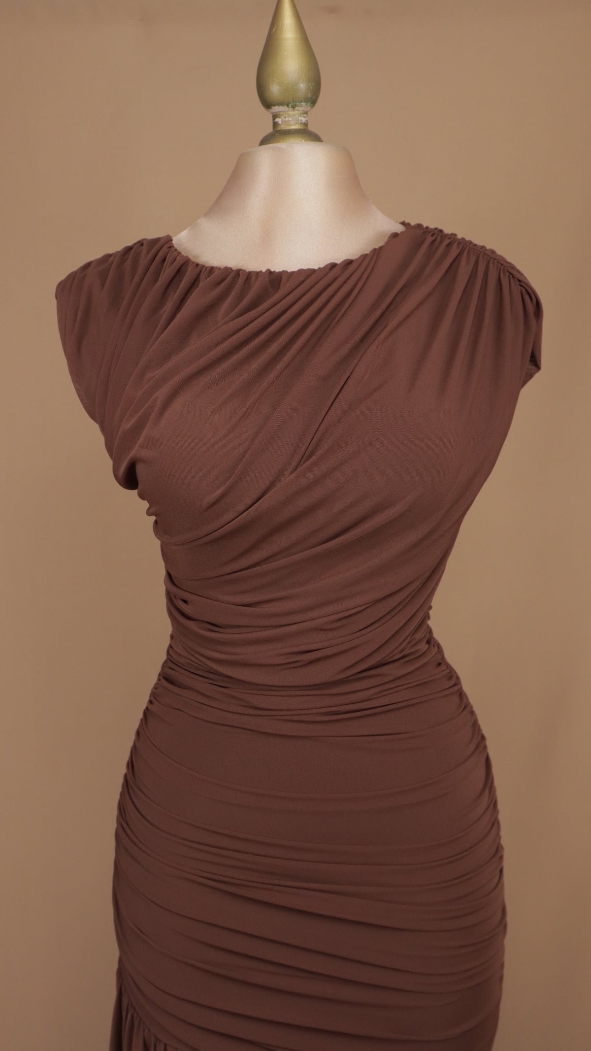 Vestido largo de maya plisado