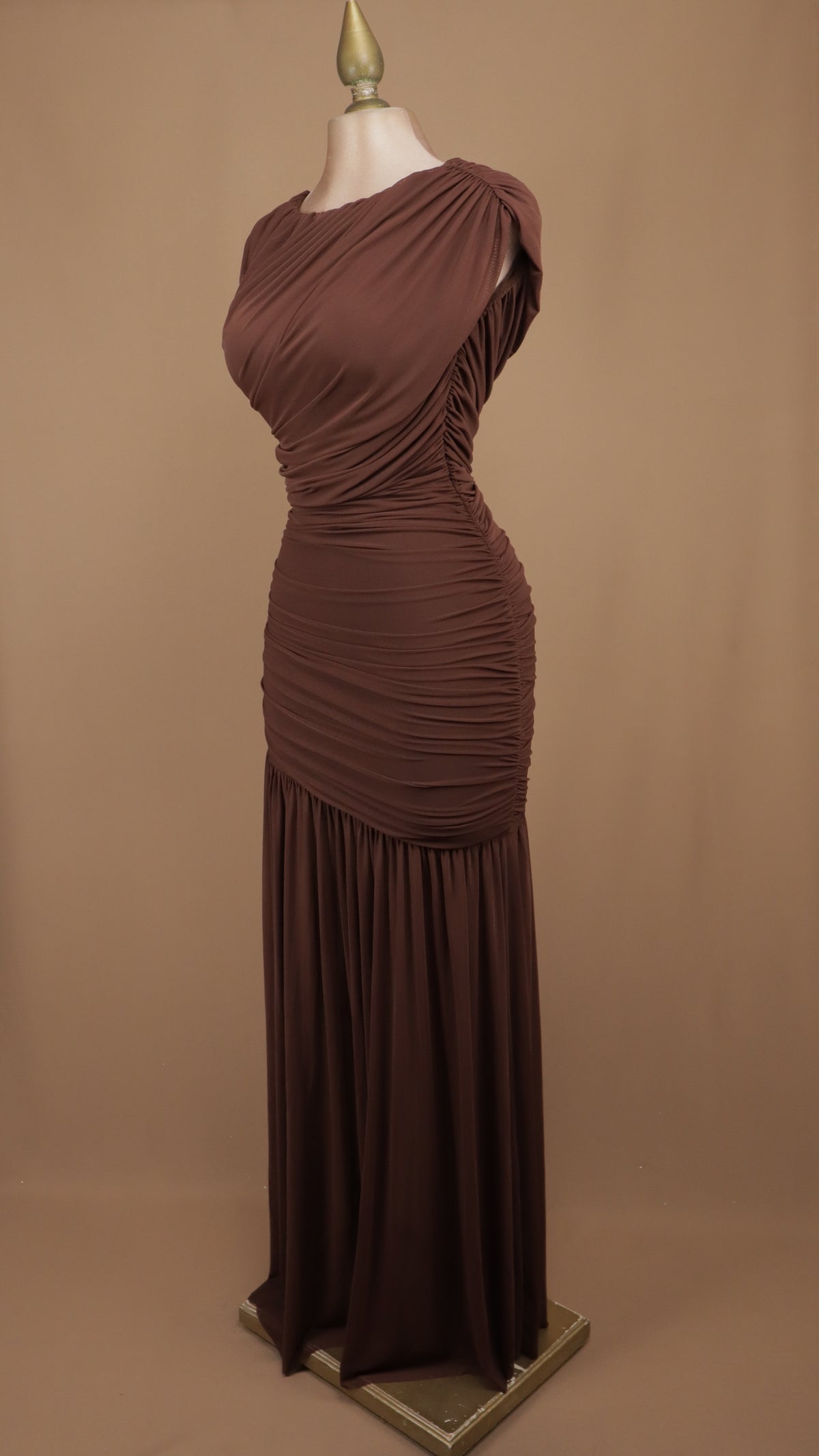 Vestido largo de maya plisado