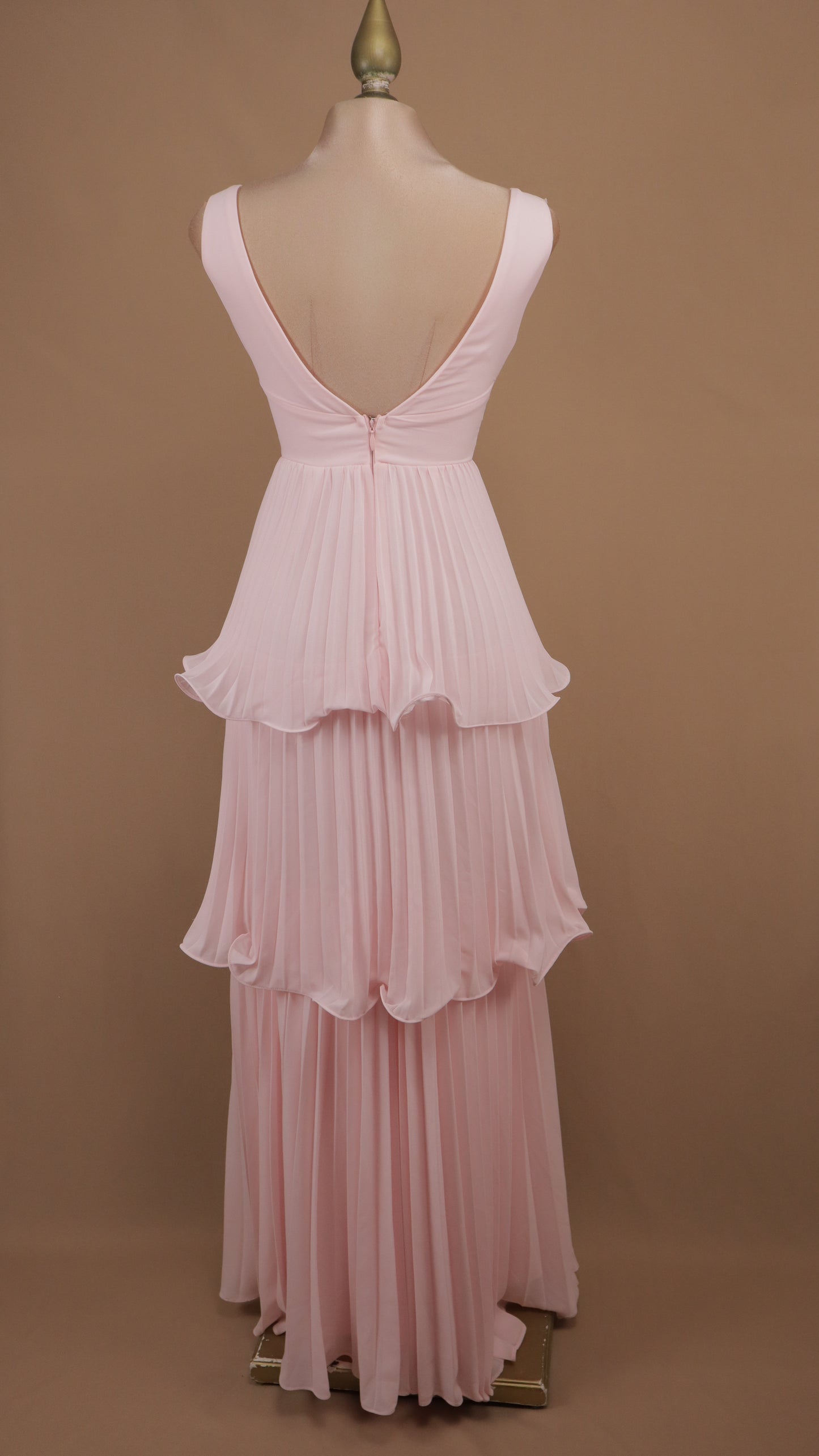 Vestido largo de olanes y plisado