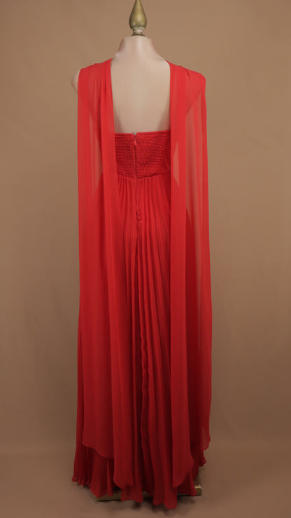Vestido largo halter con falda plisada