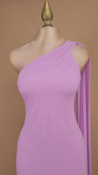 Vestido de gala asimétrico con cauda de pashmina