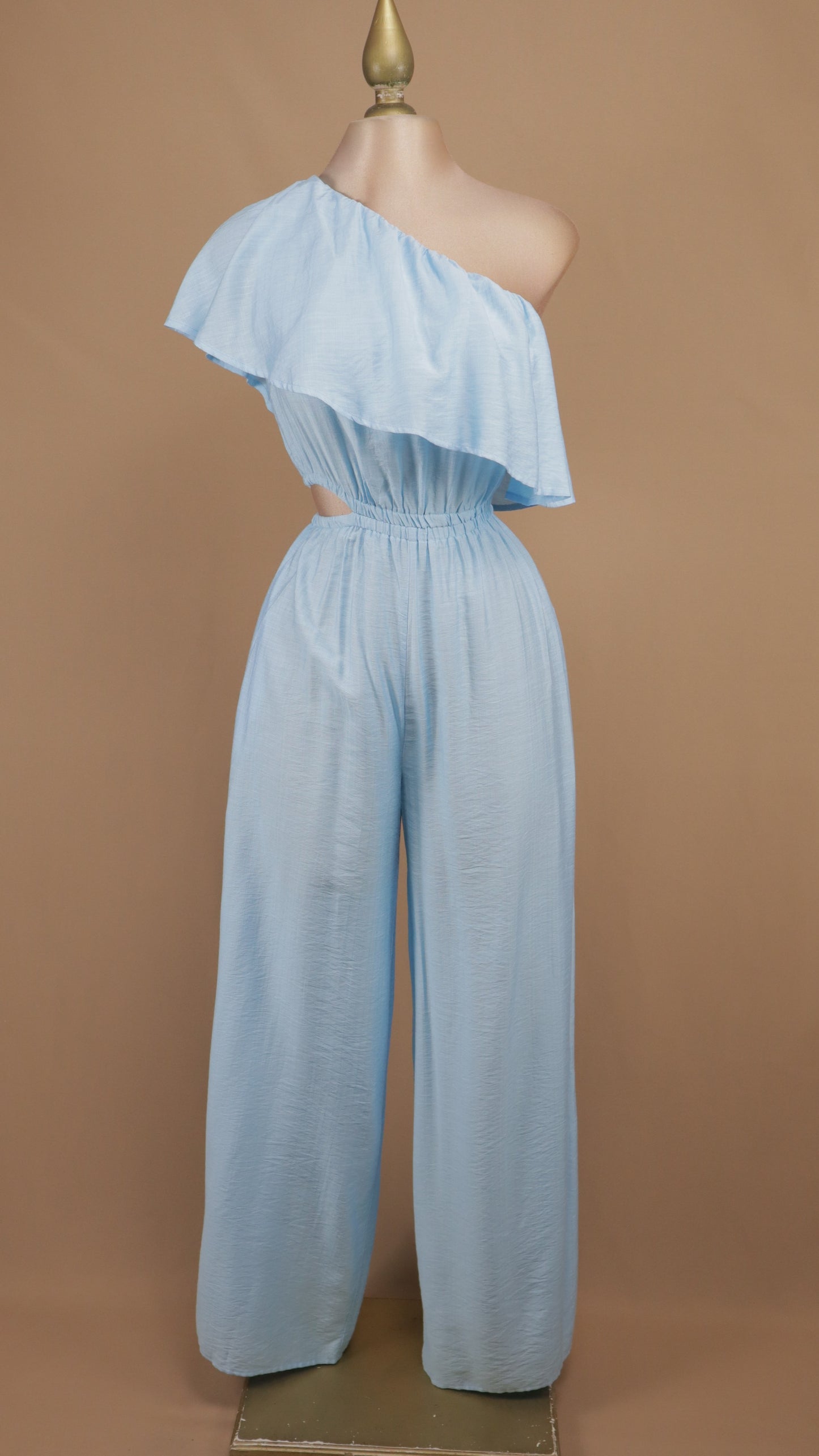 Jumpsuit cut-out un hombro con olán