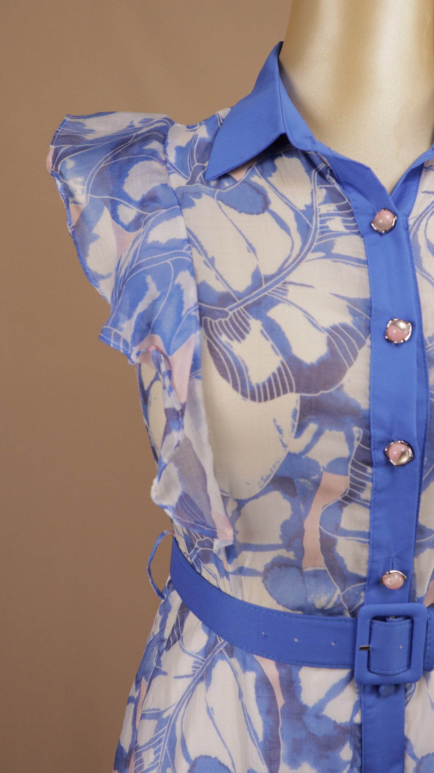 Vestido camisero midi de gasa con estampado botánico y cinturón