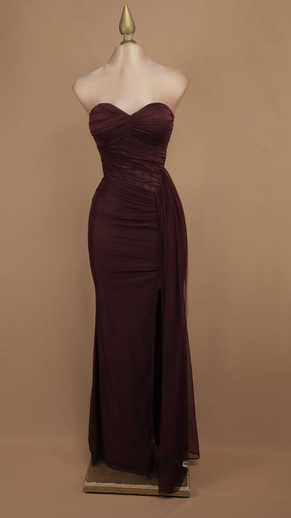 Vestido largo estraple con cauda