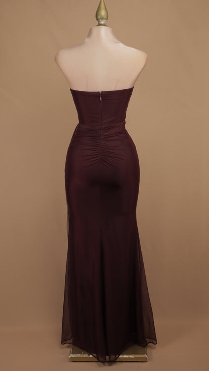 Vestido largo estraple con cauda