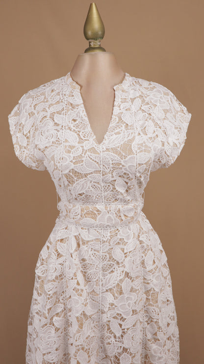 Vestido midi de encaje floral guipur con escote en V