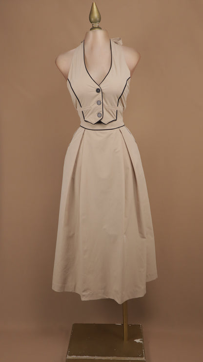 Vestido midi tipo sastre con cuello halter y ribetes en contraste