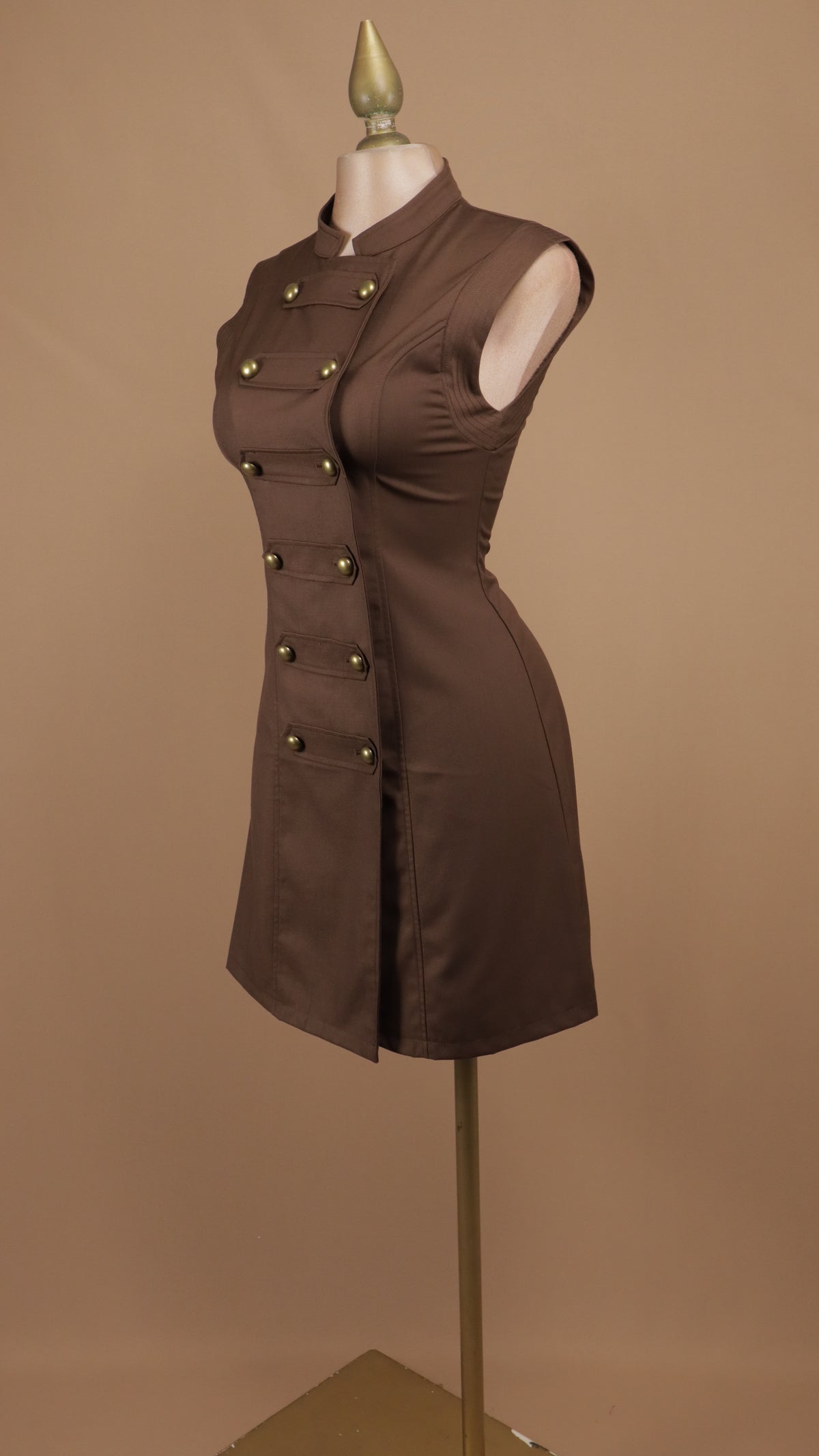 Vestido midi militar Napoleón de doble abotonadura con cuello mao