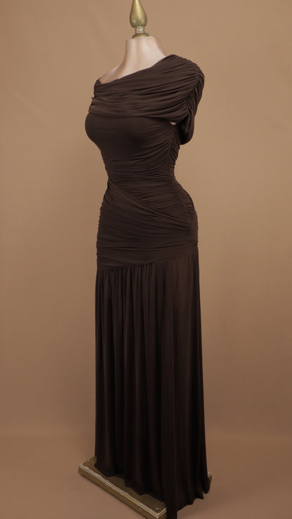Vestido largo asimétrico de maya