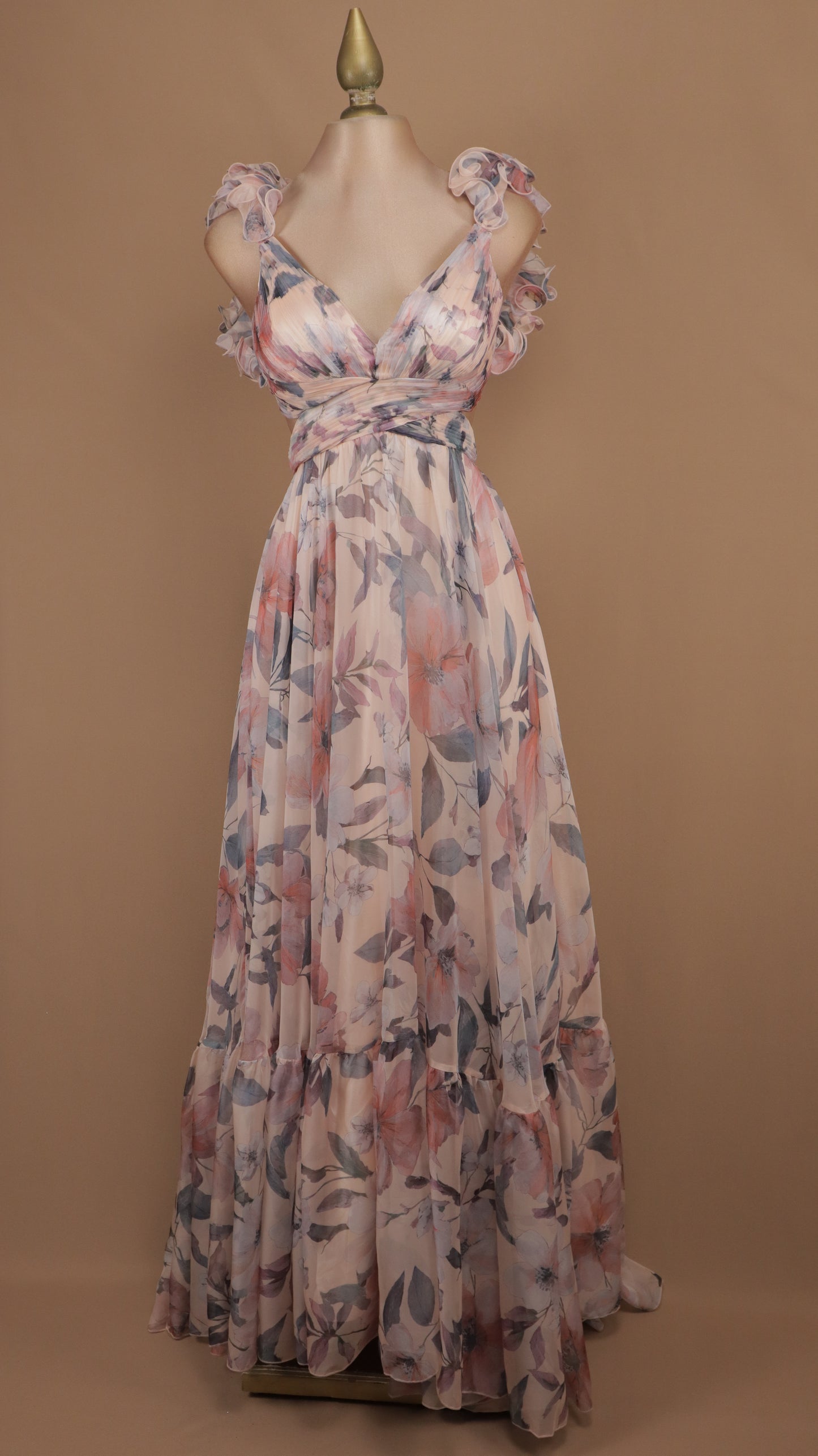 Vestido largo romántico de chifón floral con escote en V y tirantes con olanes