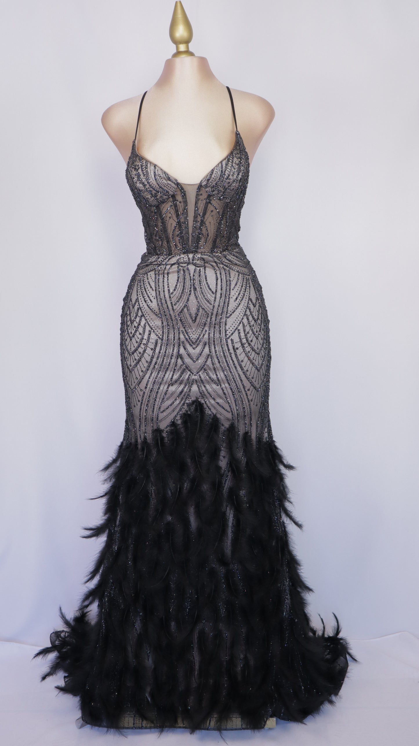 VESTIDO DE GALA CORTE SIRENA PLUMAS