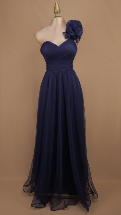 Vestido largo de tul con escote corazón