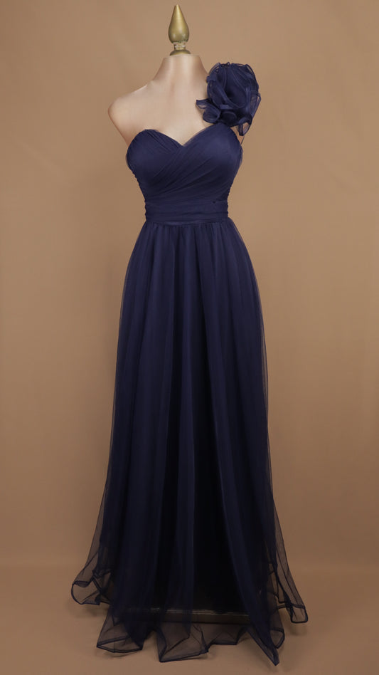 Vestido largo de tul con escote corazón