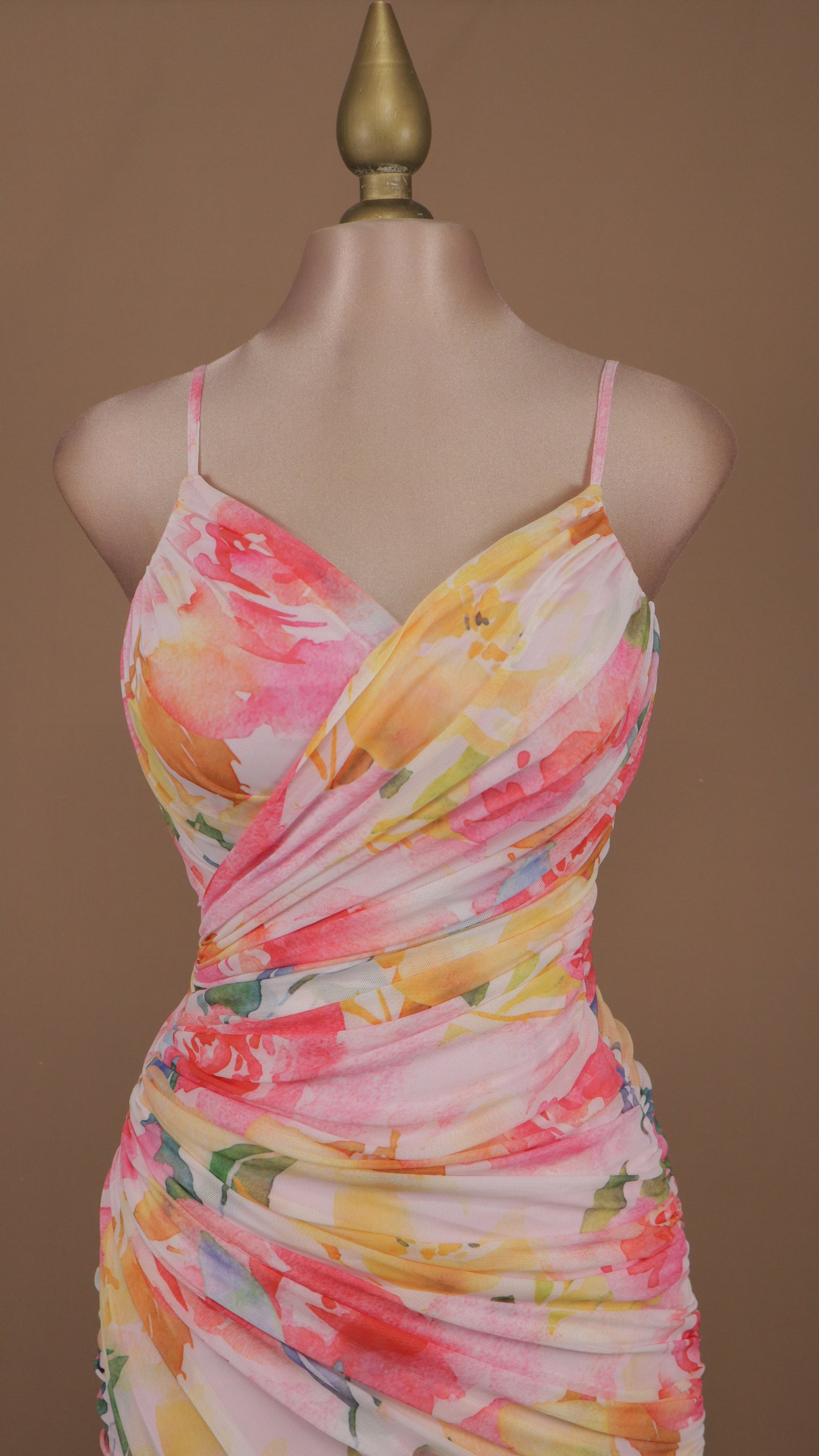 Vestido corto primavera con escote cruzado