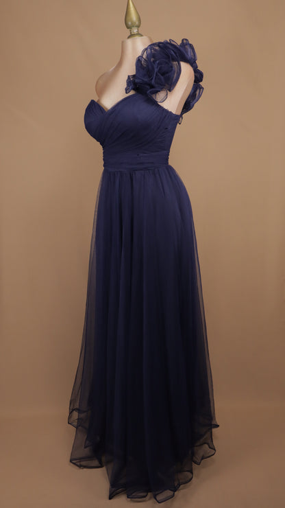 Vestido largo de tul con escote corazón