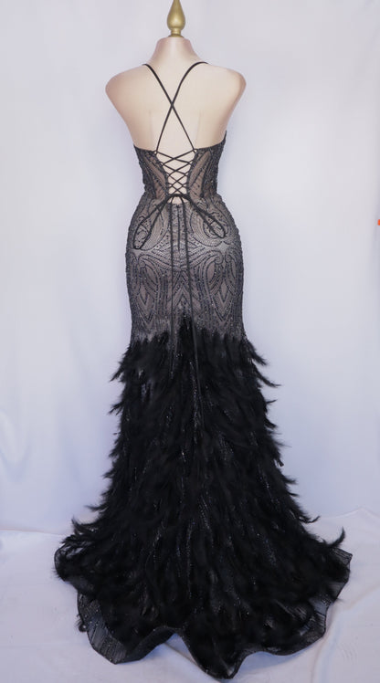 VESTIDO DE GALA CORTE SIRENA PLUMAS