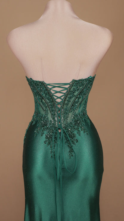 Vestido largo para graduación con aplicación y abertura