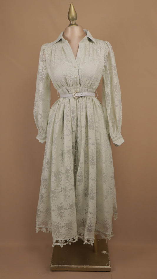 Vestido camisero midi de encaje floral con mangas obispo y cinturón